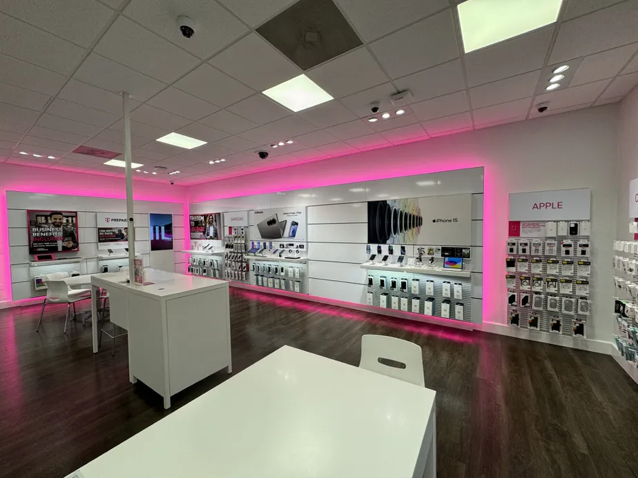  Interior photo of T-Mobile Store at N Eastman Rd & Ready Creek Rd, Kingsport, TN 