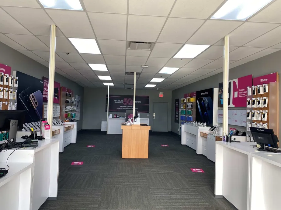 Interior photo of T-Mobile Store at Jr Prewitt Pkwy & Goldie Pearl Blvd, Osage Beach, MO