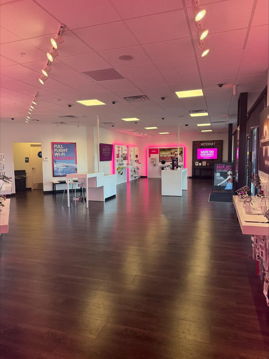  Interior photo of T-Mobile Store at Southridge, Charleston, WV 