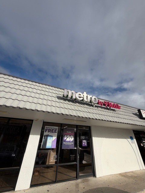 Metro by T-Mobile 400 S Dixie Hwy Bay 10 - 400 S Dixie Hwy Bay 10 