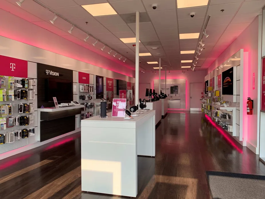 Interior photo of T-Mobile Store at Tall Cedars Pkwy & Eastgate View Dr, Chantilly, VA