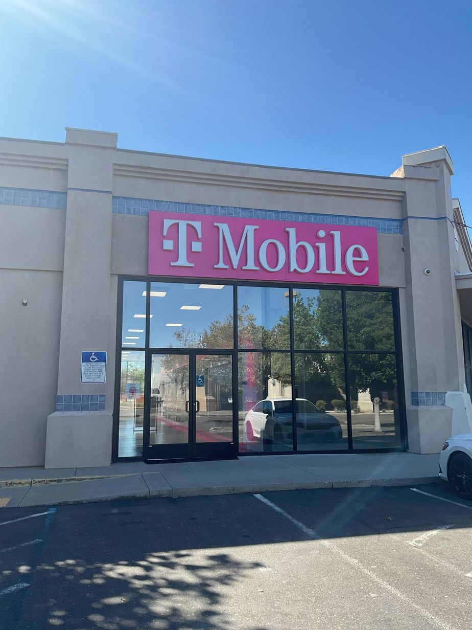 Exterior photo of T-Mobile Store at East F St & N Maag Ave, Oakdale, CA