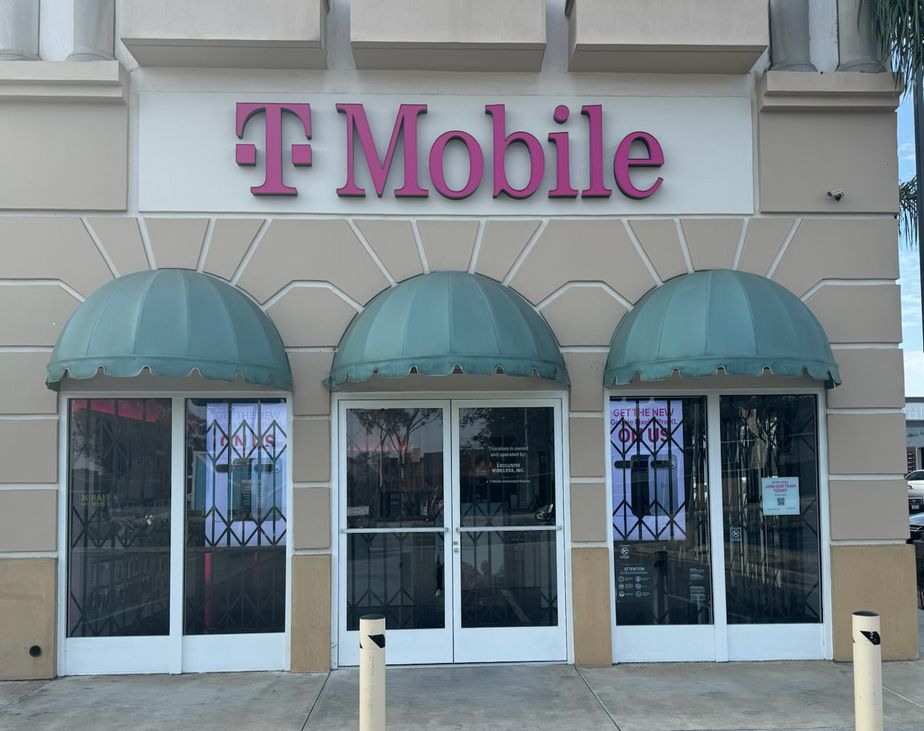 Exterior photo of T-Mobile Store at Bolsa & Brookhurst, Westminster, CA