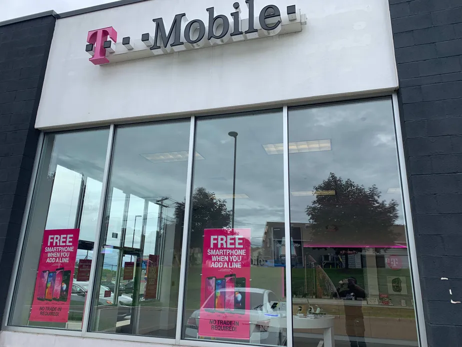  Exterior photo of T-Mobile store at Foxon Rd & Eastern St 3, New Haven, CT 