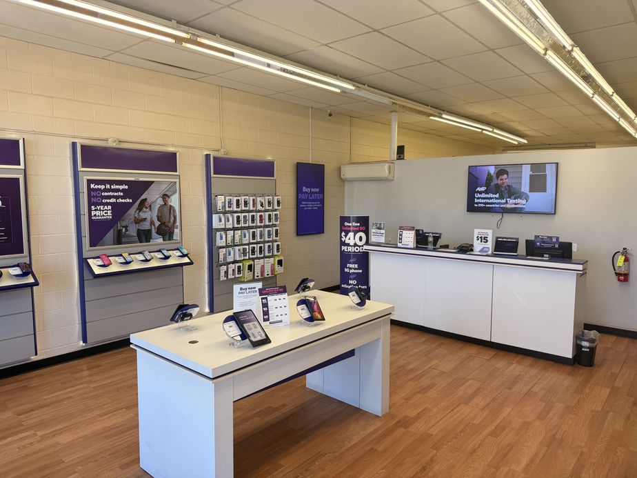 Metro by T-Mobile 3910 Dyer St - 3910 Dyer St 