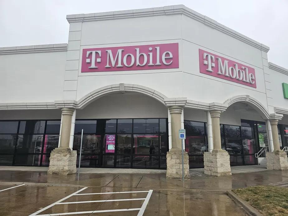  Exterior photo of T-Mobile Store at S Loop 288 & Spencer Rd, Denton, TX 