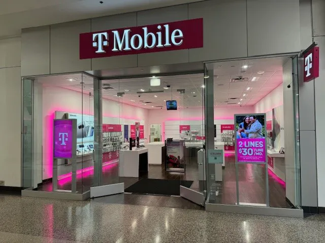  Exterior photo of T-Mobile Store at Parkway Plaza, El Cajon, CA 