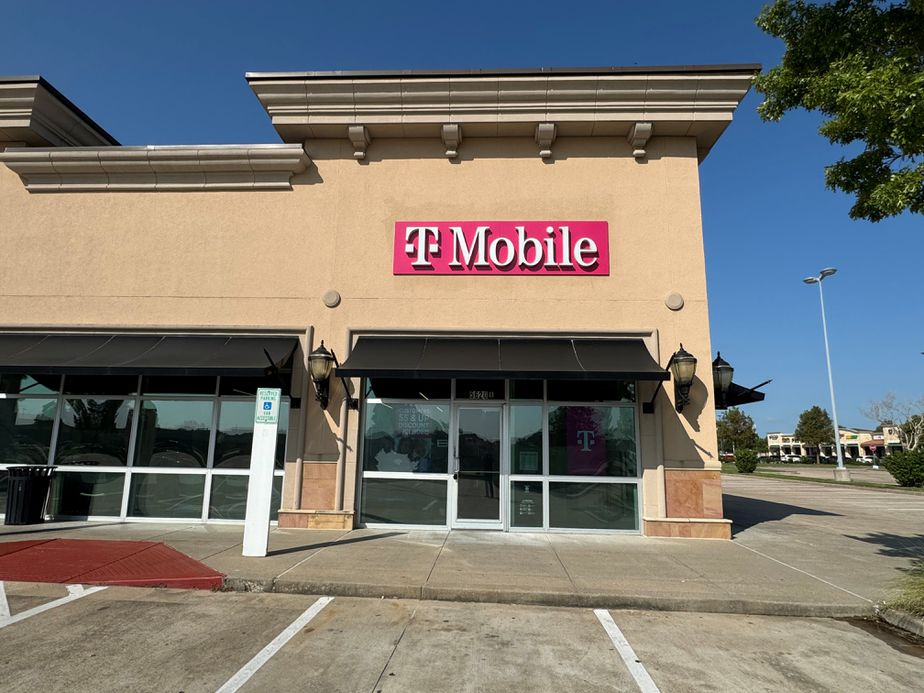 Exterior photo of T-Mobile Store at W Grand Pkwy & Bellaire Blvd, Richmond, TX