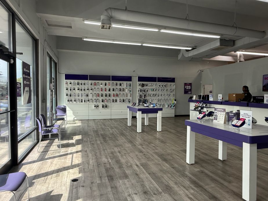 Metro by T-Mobile 1424 W 3rd Ave - 1424 W 3rd Ave 