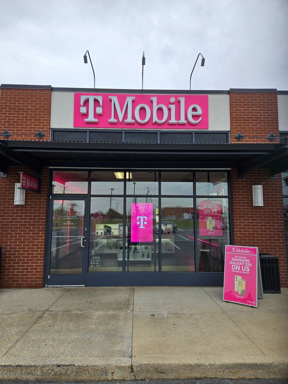 Exterior photo of T-Mobile Store at Spring Mills, Martinsburg, WV