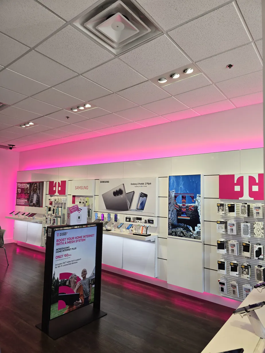  Interior photo of T-Mobile Store at Laulani Village Shopping Ctr, Ewa Beach, HI 
