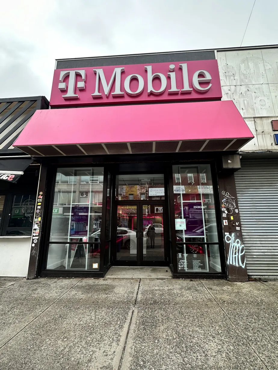  Exterior photo of T-Mobile Store at Broadway & Steinway St, Astoria, NY 
