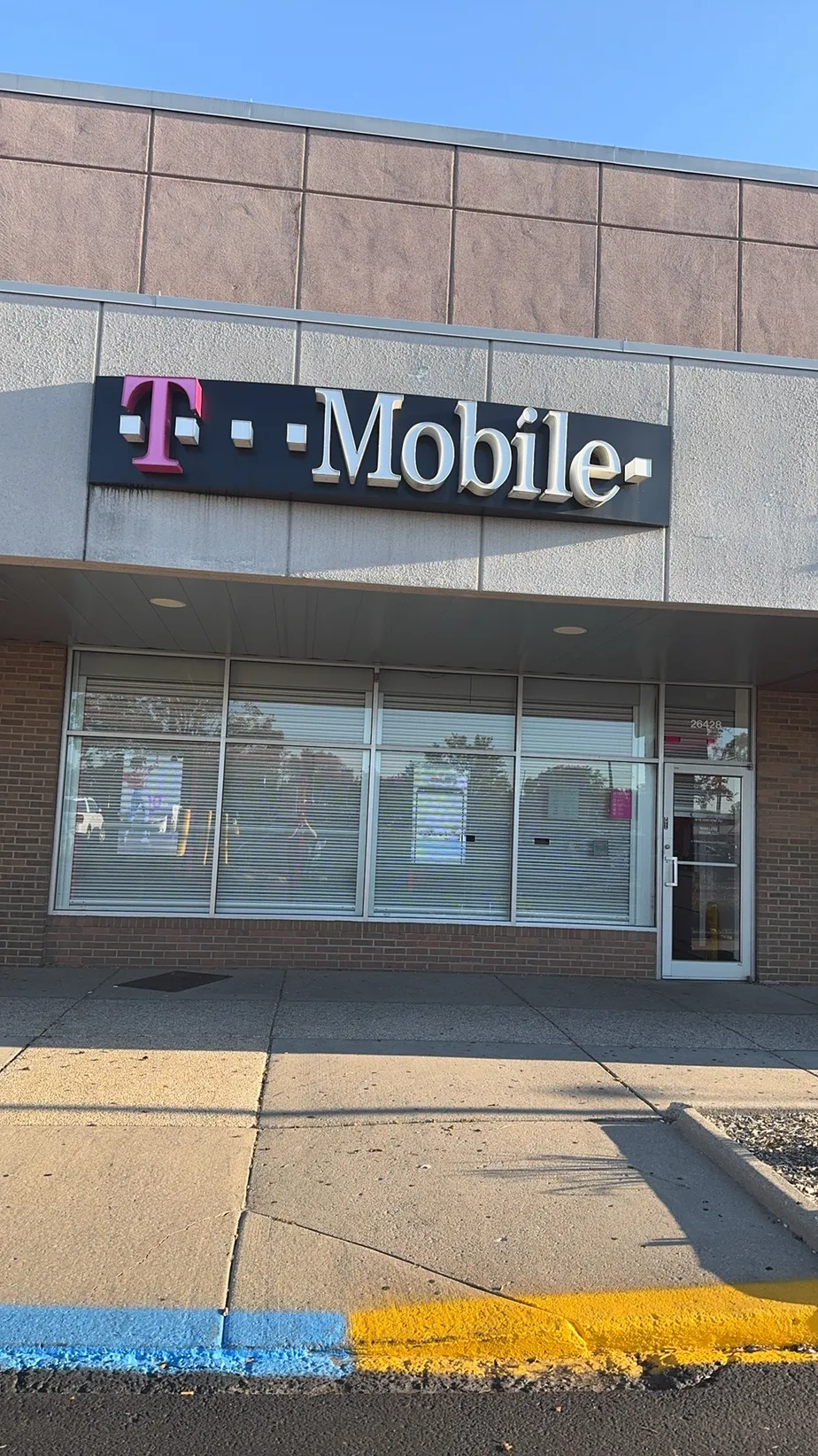  Exterior photo of T-Mobile Store at Ford & Beech Daily, Dearborn Heights, MI 