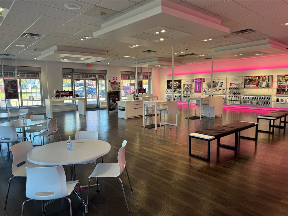 Interior photo of T-Mobile Store at Jefferson Street & Caterpillar, Joliet, IL