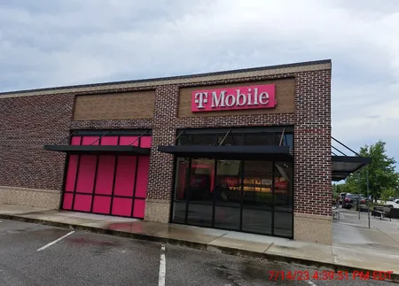  Exterior photo of T-Mobile Store at Western & Jacksonville Pkwy, Jacksonville, NC 