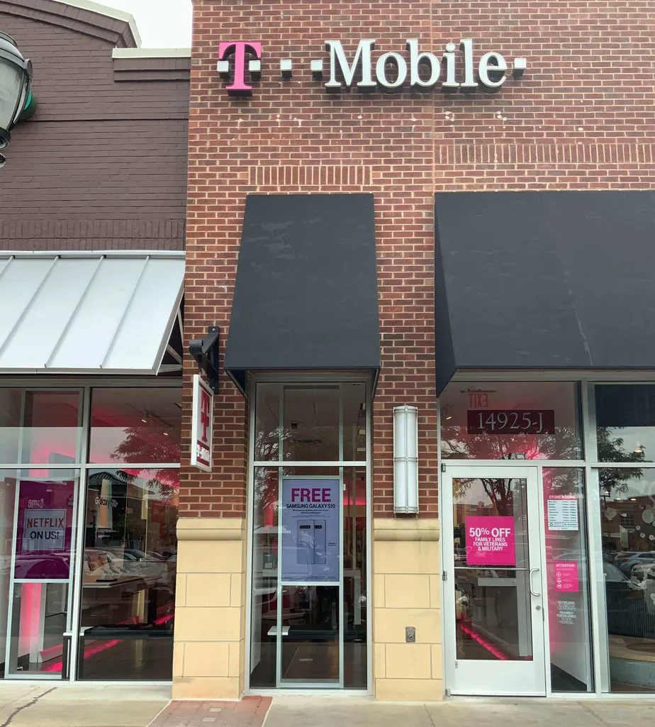 Exterior photo of T-Mobile store at Shady Grove Rd & Fallsgrove Rd, Rockville, MD