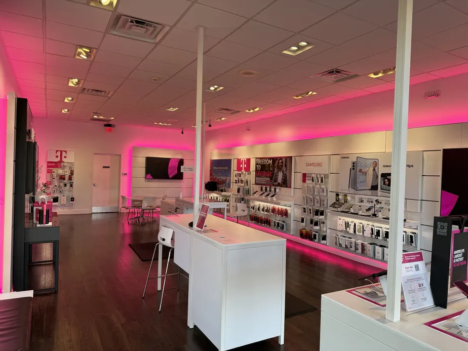  Interior photo of T-Mobile Store at Hwy 78 & Hwy 20, Loganville, GA 