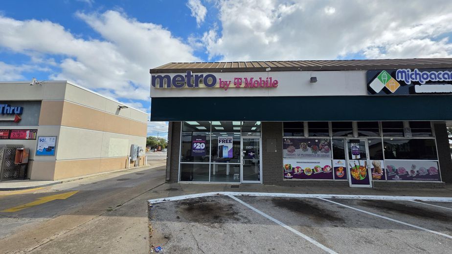 Metro by T-Mobile 1507 New York Ave - 1507 New York Ave 
