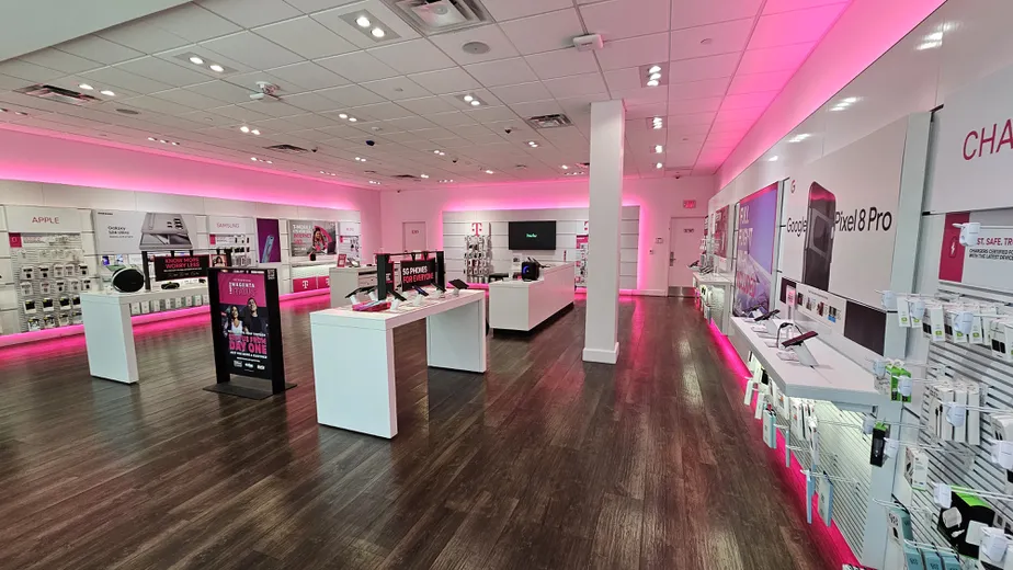  Interior photo of T-Mobile Store at Scottsdale Fashion Square, Scottsdale, AZ 