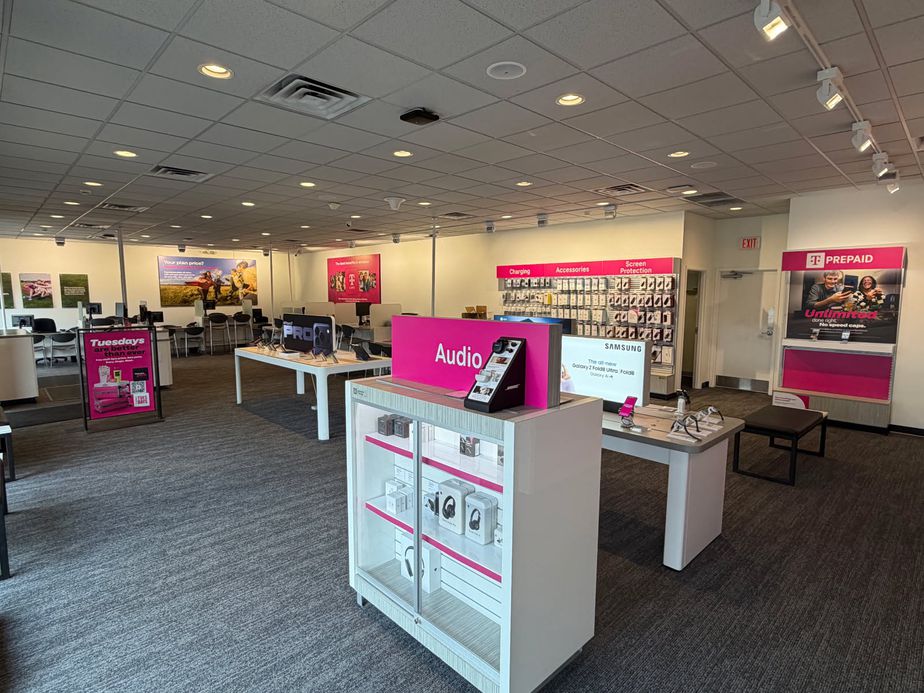 T-Mobile & UScellular IL 26 S & W Fairgrounds Rd - 2705 IL Route 26 South 