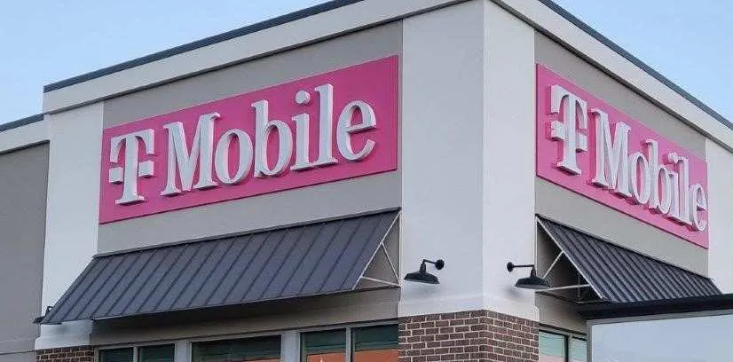 Exterior photo of T-Mobile Store at Spalding Village, Griffin, GA