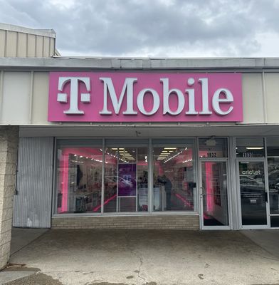 T-Mobile Authorized Retailer