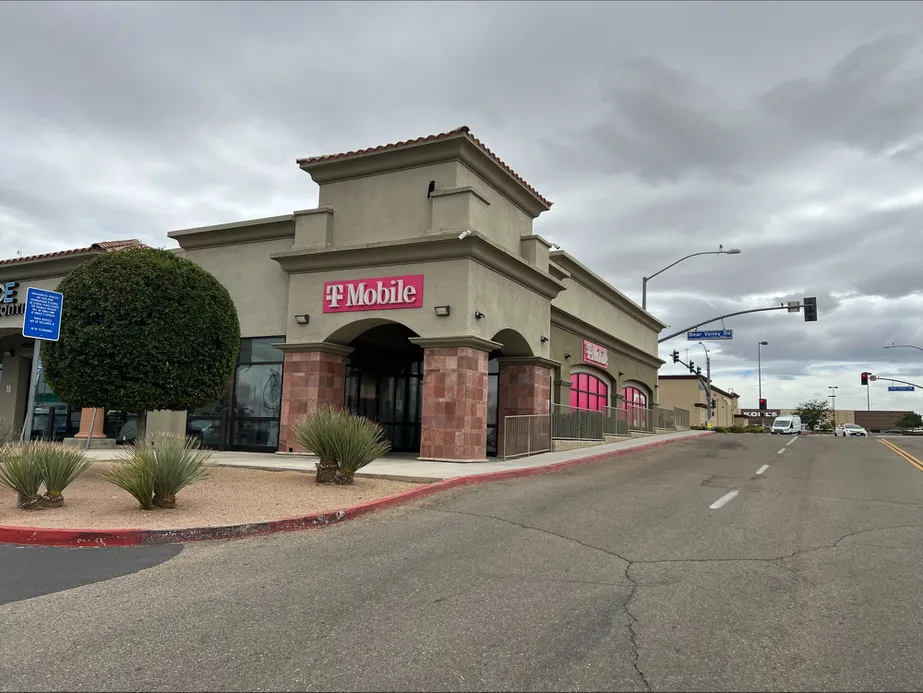Exterior photo of T-Mobile Store at Bear Valley Rd & Dunia Rd, Victorville, CA