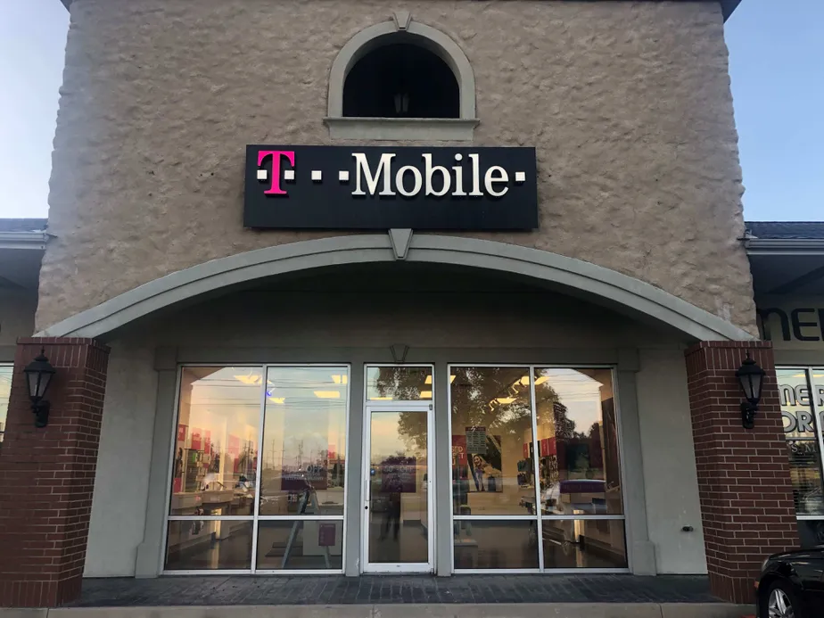 Exterior photo of T-Mobile store at Sw 14th St & Sw A St, Bentonville, AR