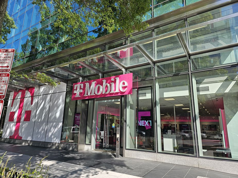Exterior photo of T-Mobile Store at K Street NW & 18th, Washington, DC