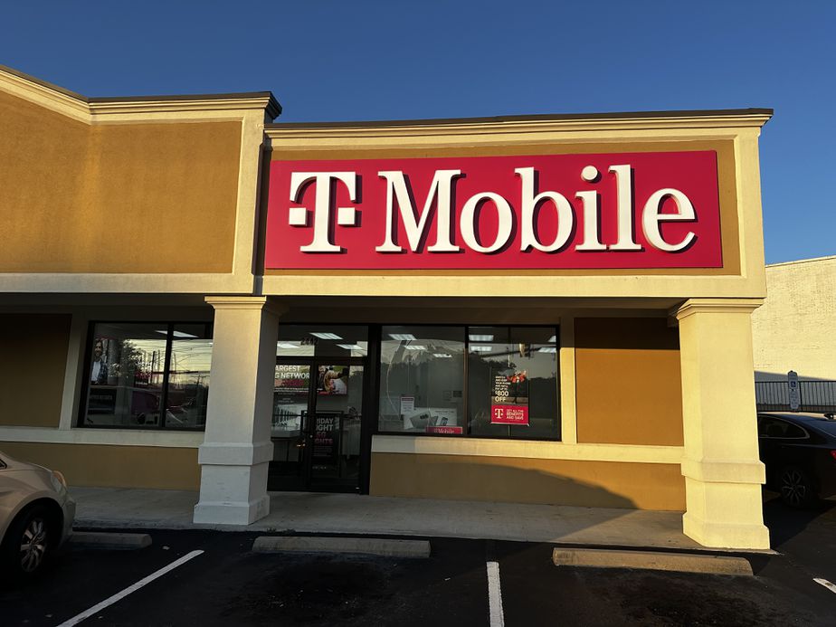 Exterior photo of T-Mobile Store at Virginia Ave & Wheeler Ave, Collinsville, VA