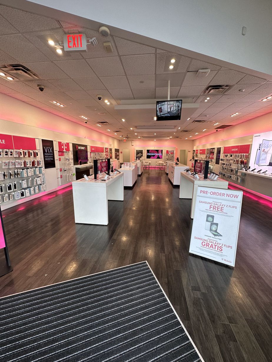 Interior photo of T-Mobile Store at Lankershim & Chandler, North Hollywood, CA