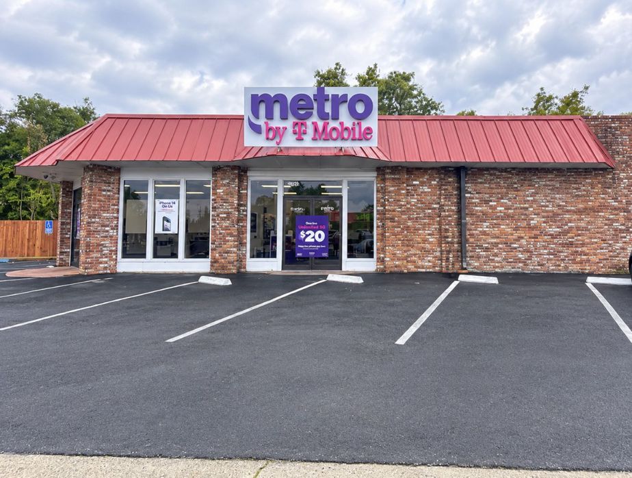 Metro by T-Mobile 602 Colusa Ave - 602 Colusa Ave 