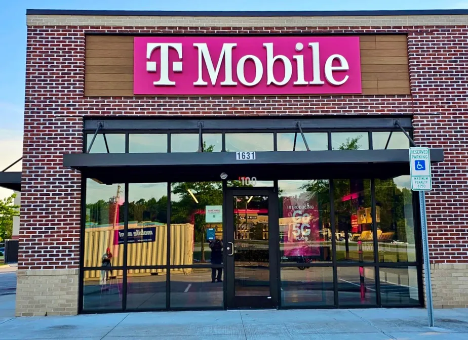 Exterior photo of T-Mobile Store at Western & Jacksonville Pkwy, Jacksonville, NC