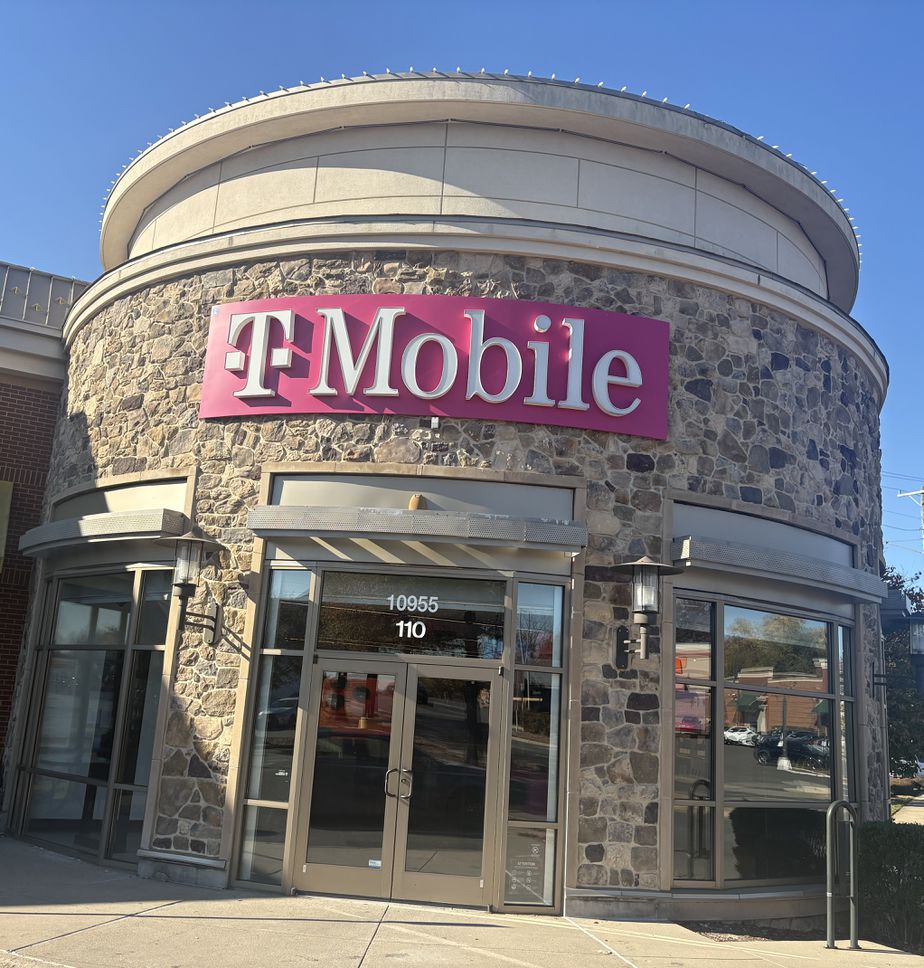 Exterior photo of T-Mobile Store at Fairfax Blvd & Main St, Fairfax, VA