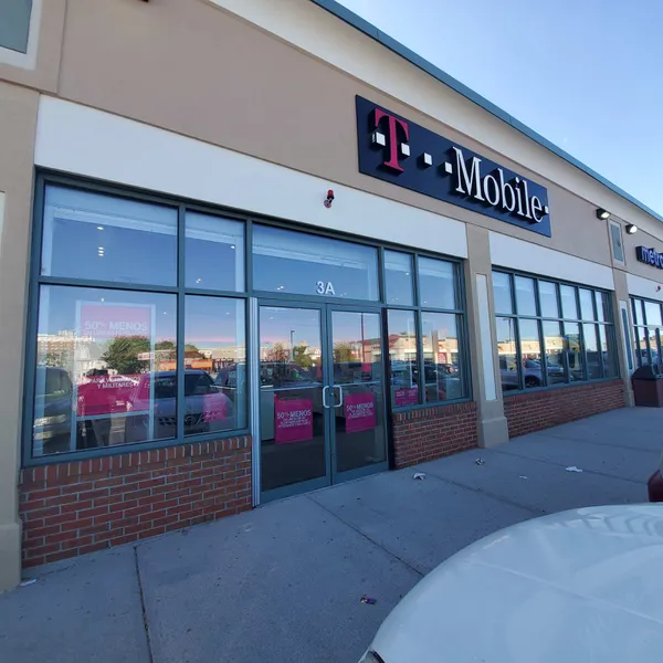 Smart Watches at TMobile Bell Circle in Revere, MA