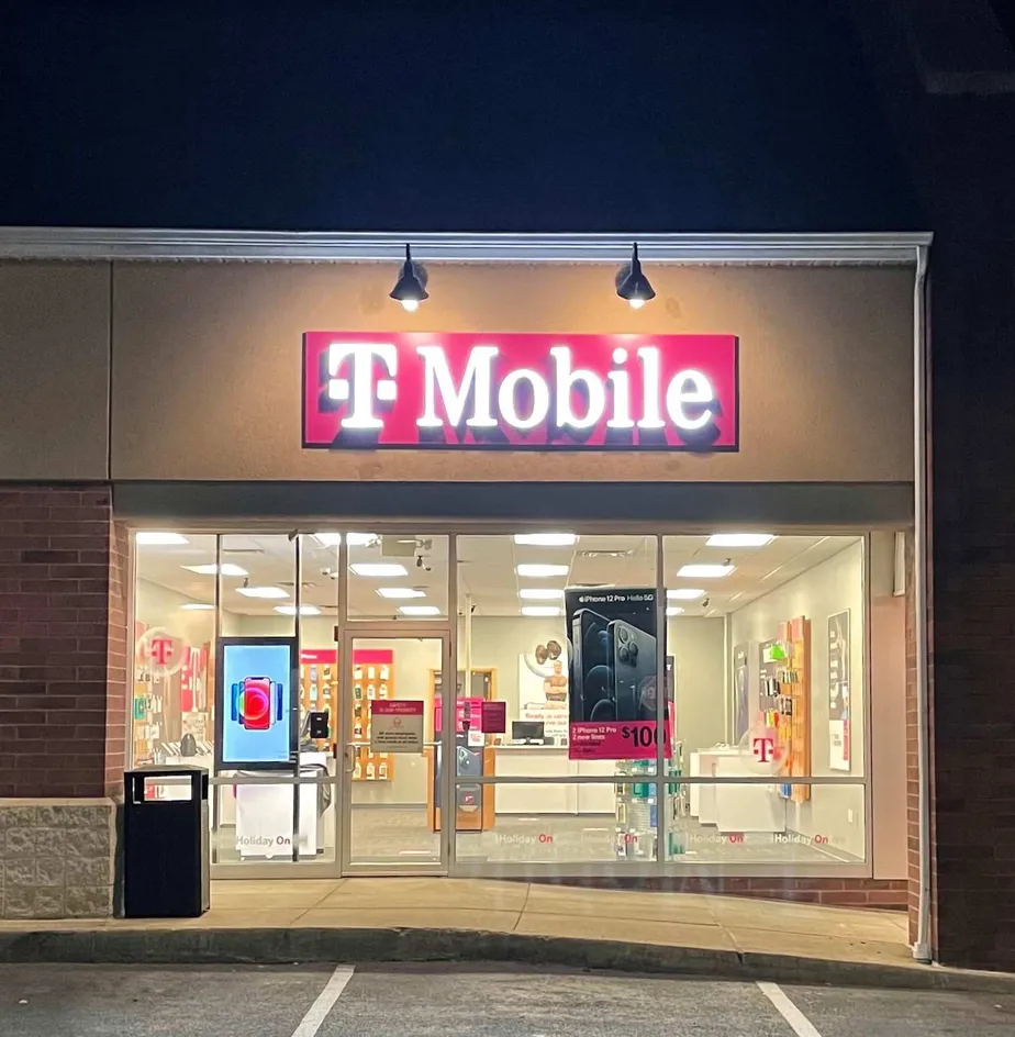 Exterior photo of T-Mobile store at Washington Pike & Collier Town Square Dr, Bridgeville, PA
