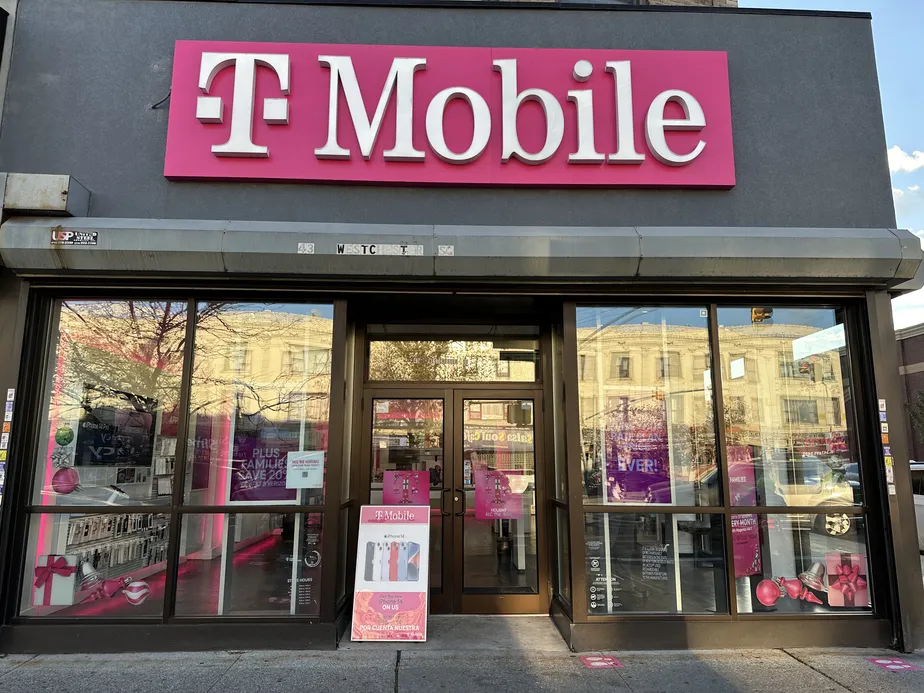 Exterior photo of T-Mobile Store at Westchester Square, Bronx, NY
