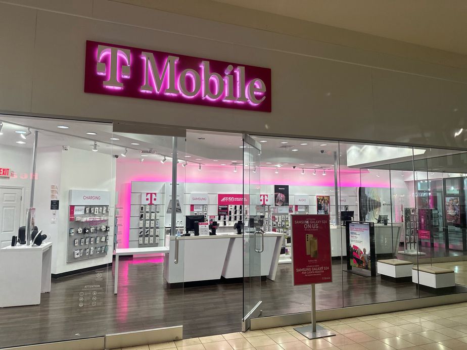 Exterior photo of T-Mobile Store at Montgomery Mall, North Wales, PA