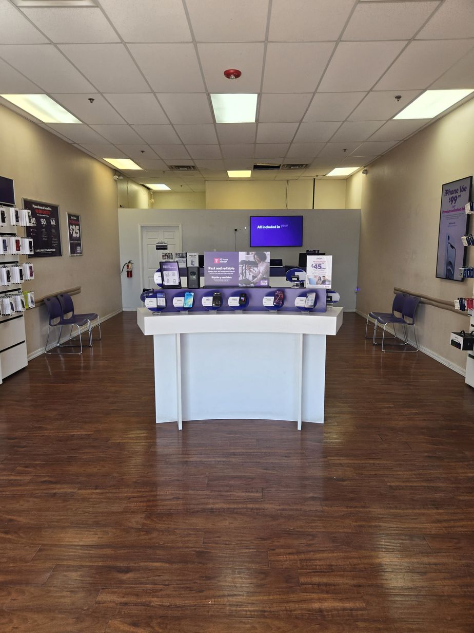 Metro by T-Mobile 9895 Alameda Ave - 9895 Alameda Ave 