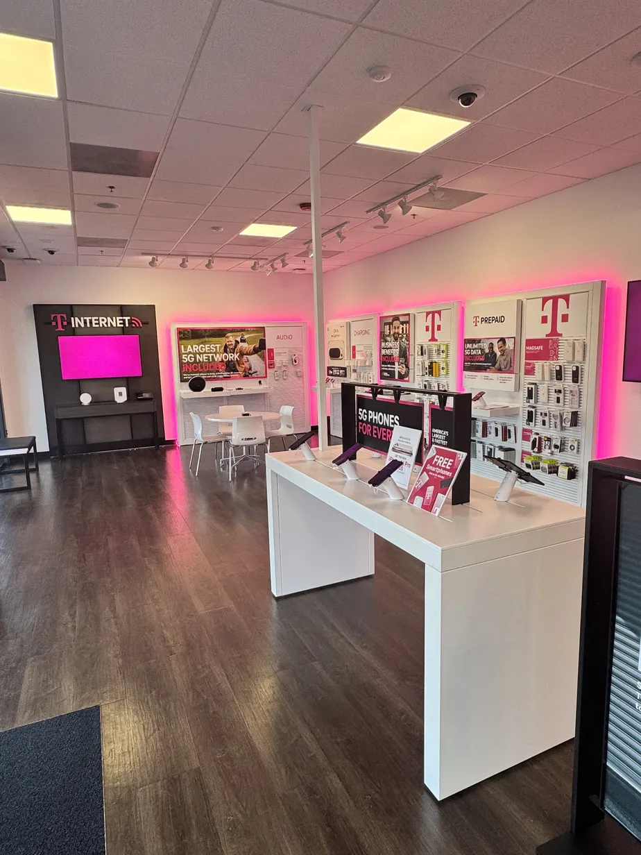  Interior photo of T-Mobile Store at Valley View Mall-Roanoke, VA, Roanoke, VA 