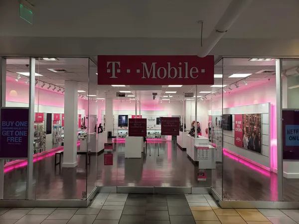 Smart Phones at T-Mobile Mondawmin Mall in Baltimore, MD