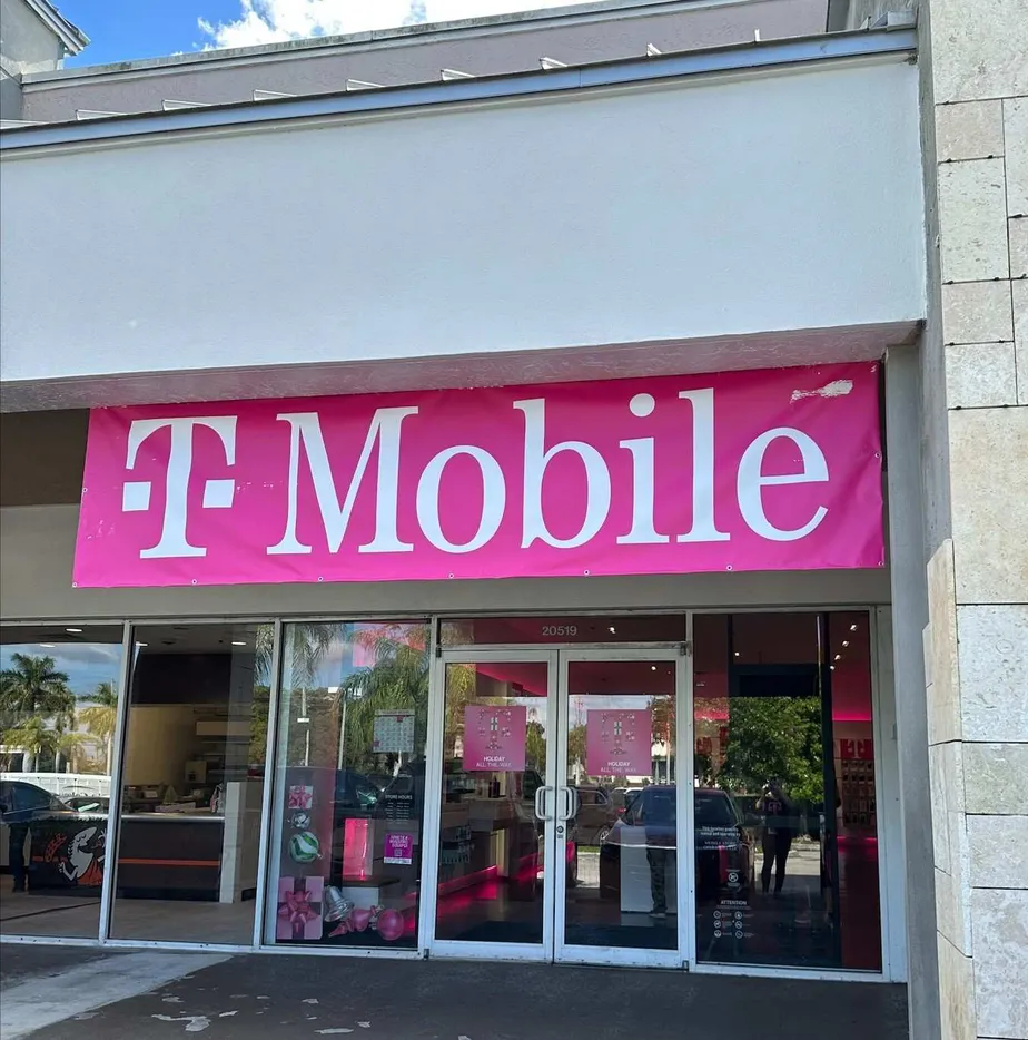 Exterior photo of T-Mobile Store at Old Cutler Rd & SW 92nd Ave, Cutler Bay, FL