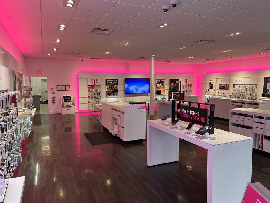 Interior photo of T-Mobile Store at Ritchie Station, Capitol Heights, MD