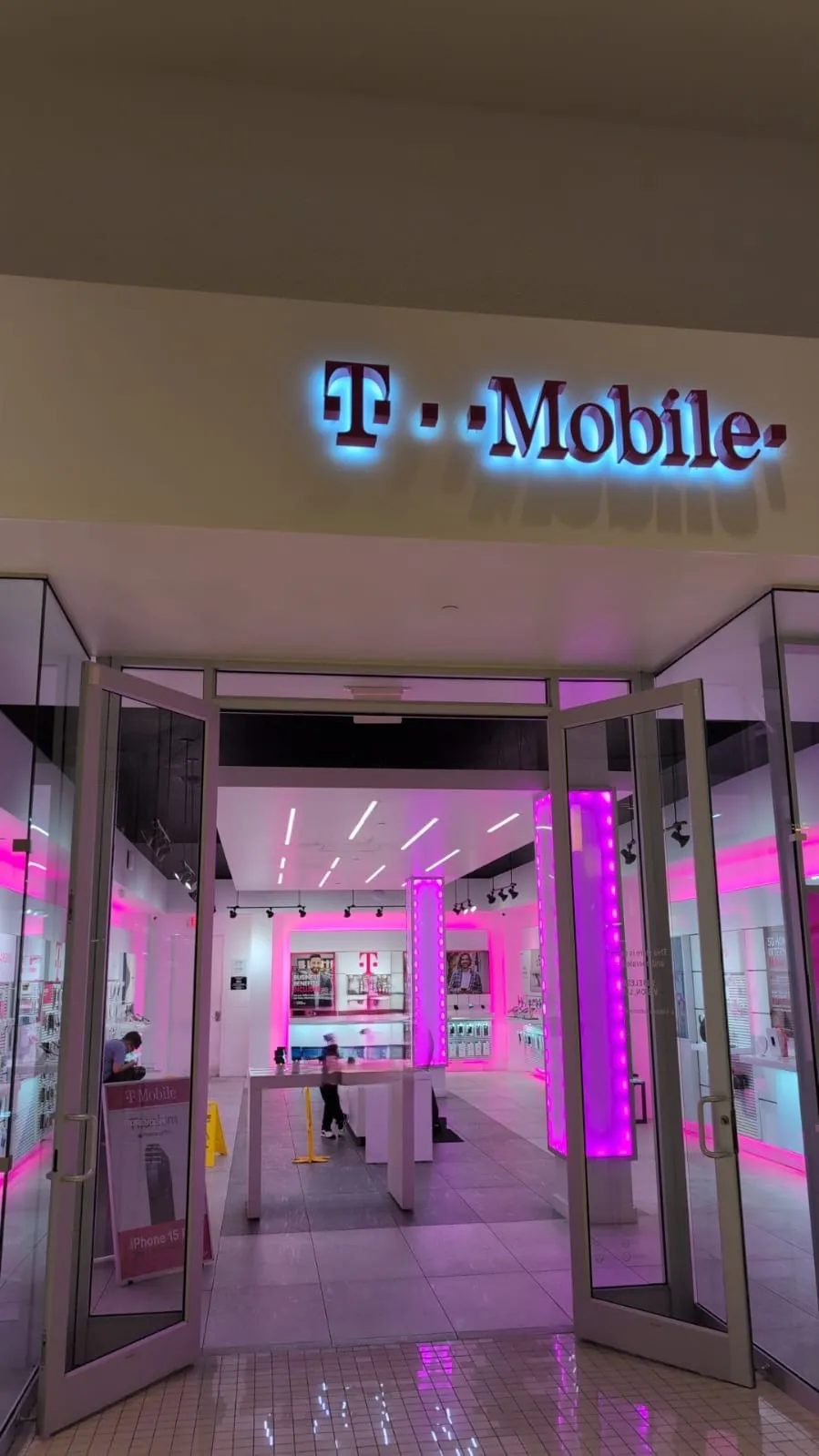  Exterior photo of T-Mobile Store at Aventura Mall, Aventura, FL 