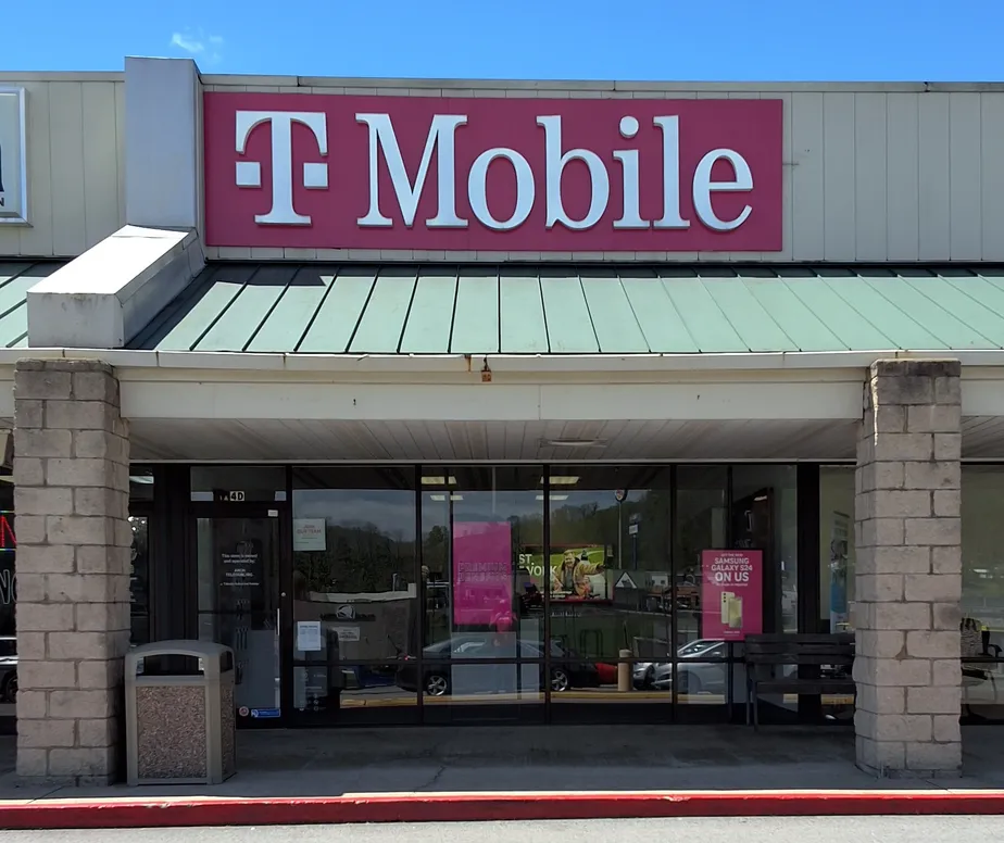  Exterior photo of T-Mobile Store at Market Place Mall, Weston, WV 