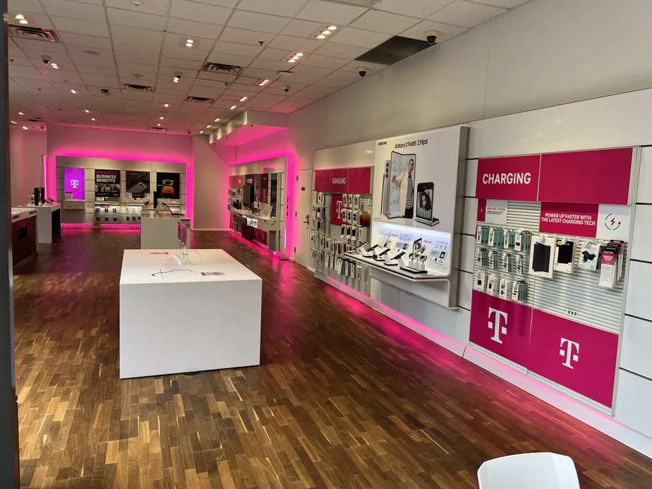 Interior photo of T-Mobile Store at IDS Crystal Court, Minneapolis, MN