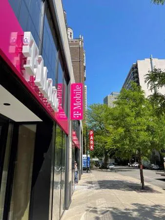  Exterior photo of T-Mobile Store at State & Cedar, Chicago, IL 