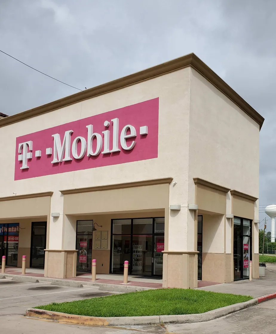 Exterior photo of T-Mobile store at 59 & Winfield, Houston, TX