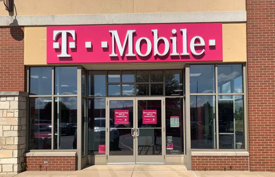 Exterior photo of T-Mobile store at Grand Prairie Dr & American Prairie, Peoria, IL