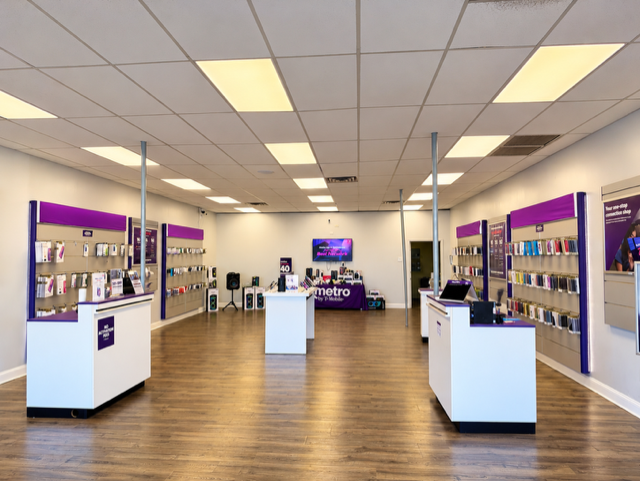 Metro by T-Mobile 5047 Jefferson Davis Highway - 5047 Jefferson Davis Highway 